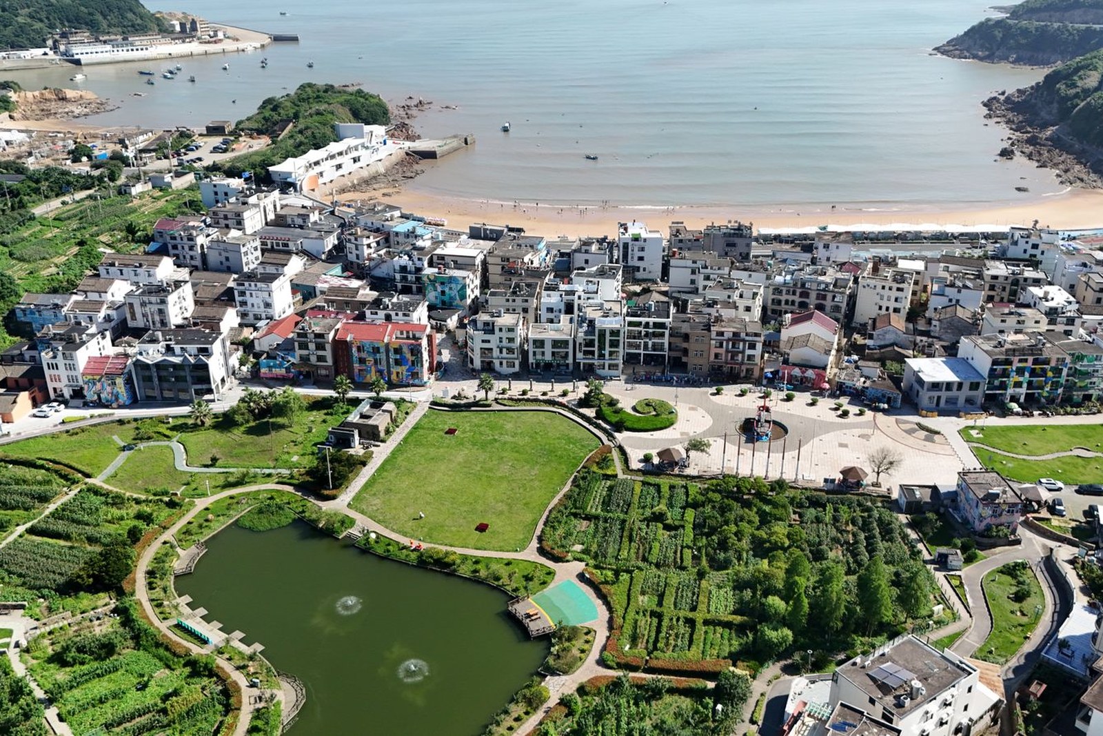 A panorama of Sanya bay from the top of Luhuitou hill